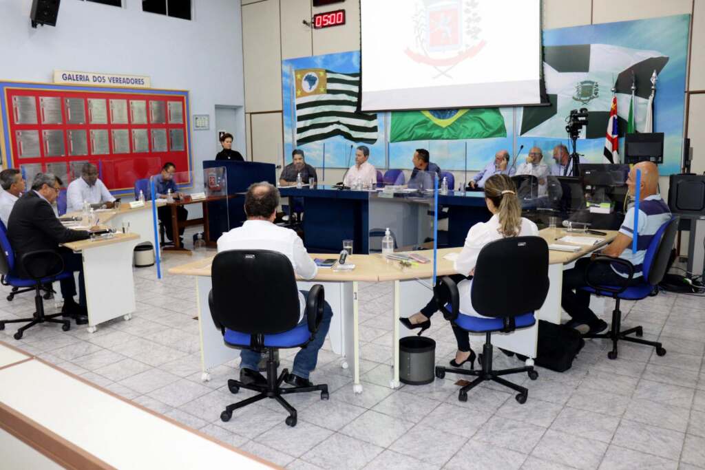 a-500-metros-da-rodovia-anhanguera-empresas-nao-tem-asfalto-agua-esgoto-e-iluminacao-jno