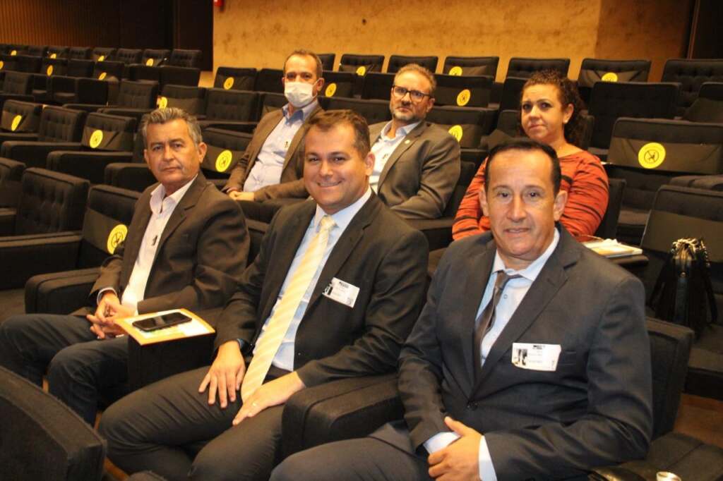 vereadores-participam-de-debate-sobre-a-importancia-do-cuidado-com-as-criancas-jno
