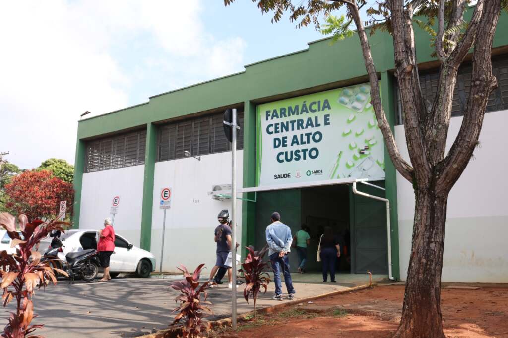 farmacia-central-adota-agendamento-previo-para-a-entrega-de-medicamentos-do-alto-custo-jno