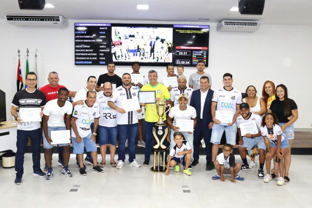 camara-promove-homenagem-aos-campeoes-do-campeonato-amador-de-futebol-de-nova-odessa-jno