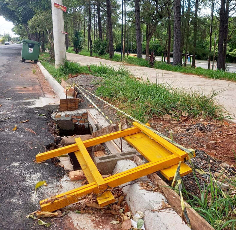 governo-leitinho-deixa-obras-paradas-pela-cidade-jno