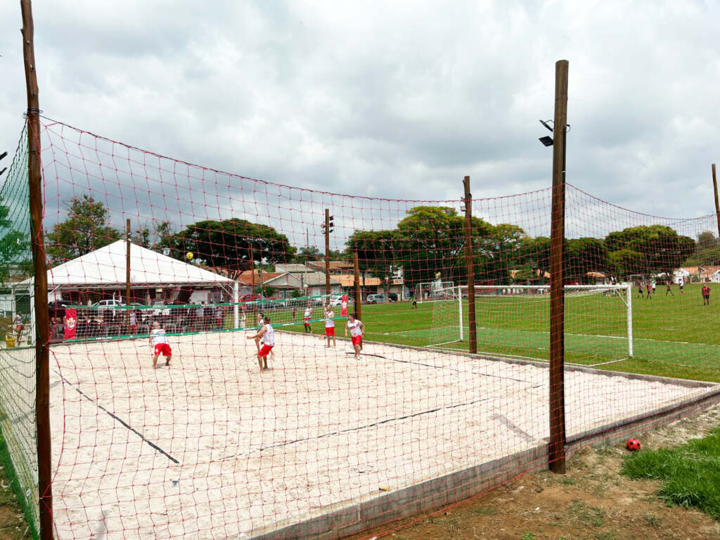 prefeitura-e-uva-inauguram-quadra-de-futevolei-projeto-deve-abranger-demais-campos-da-cidade-jno