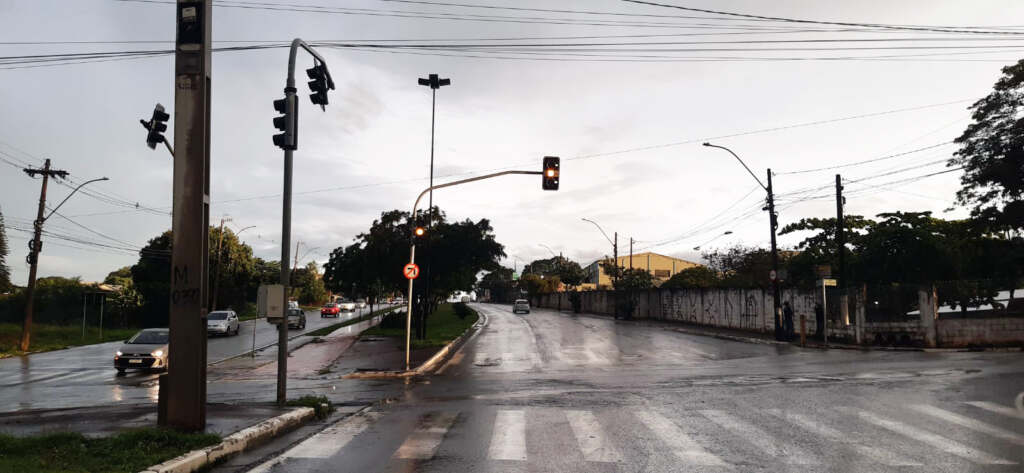 semaforo-para-de-funcionar-em-cruzamento-da-avenida-ampelio-gazzetta-e-irrita-motoristas-jno