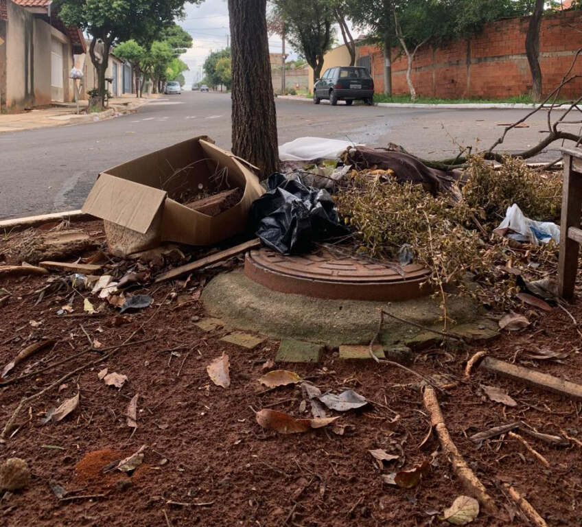 caminho-para-ecoponto-do-monte-das-oliveiras-acumula-lixo-e-entulho-jno