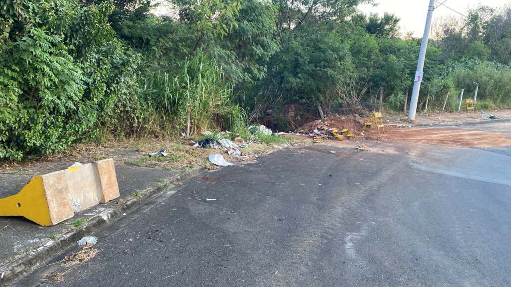 morador-alerta-risco-de-mais-acidentes-em-area-onde-carro-caiu-no-jardim-sao-manoel-jno
